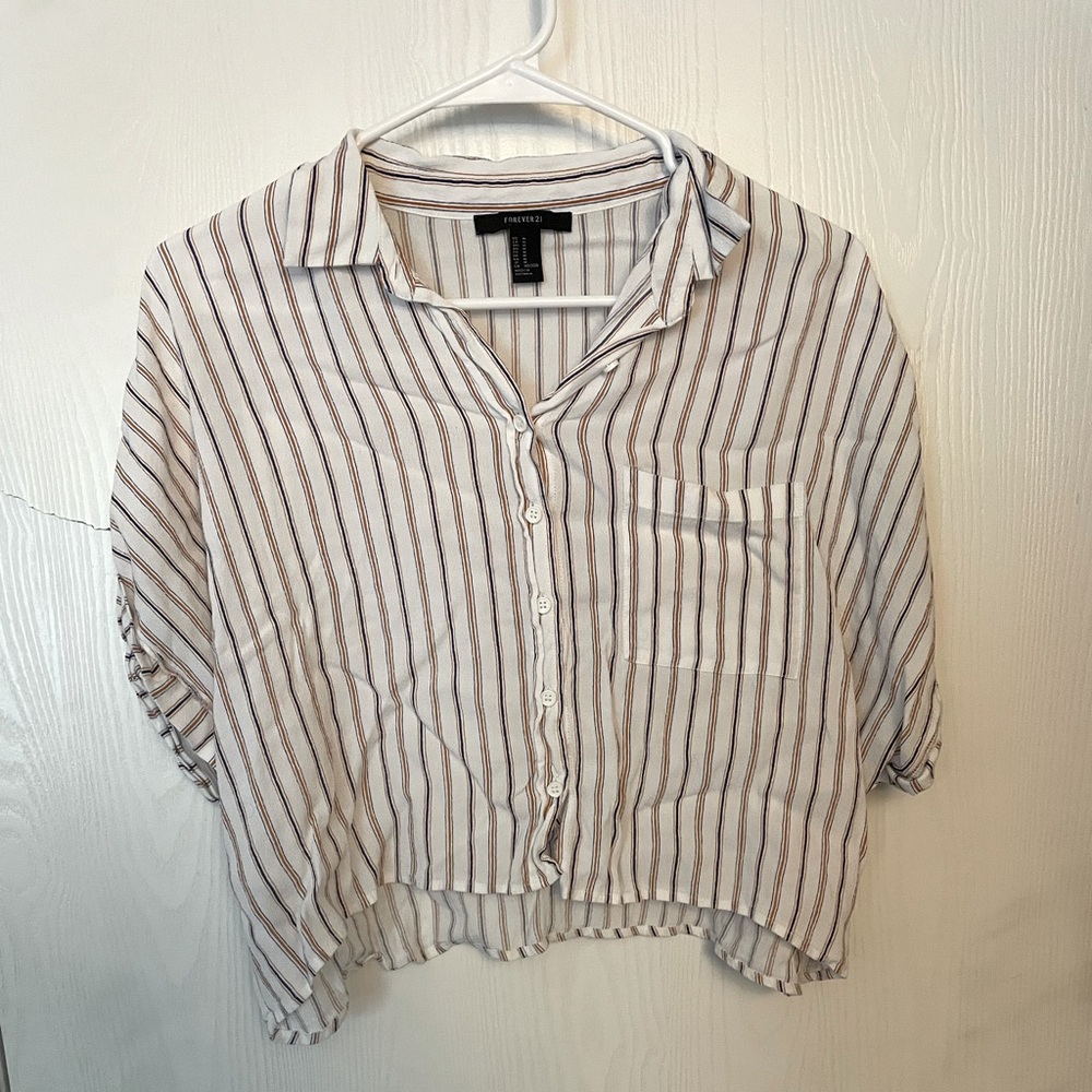 Forever 21 Cropped Button-up Medium
